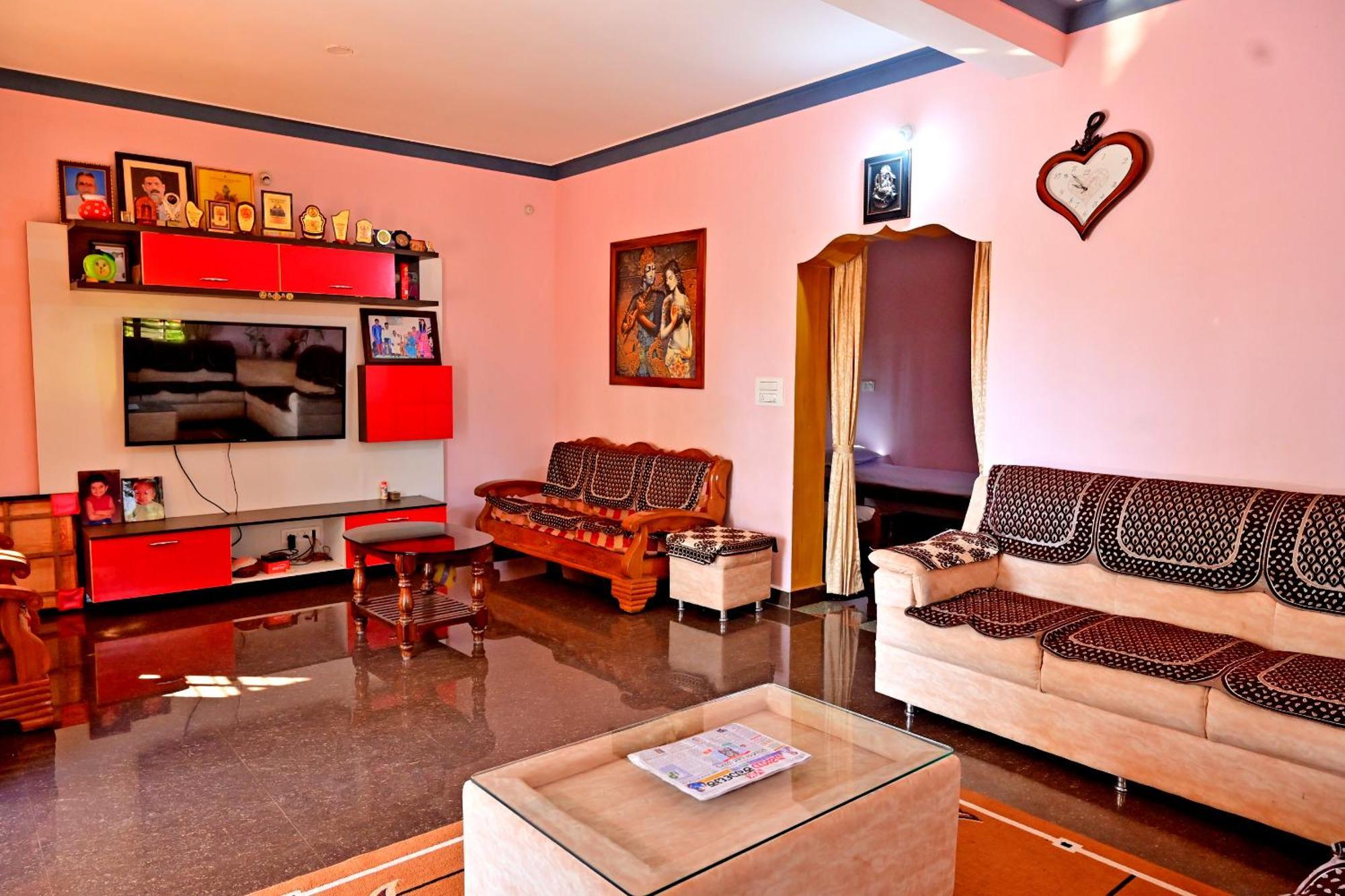 Hulihara Homestay - Full Villa, Coffee Estate & Balcony View 瑟格莱什布尔 外观 照片