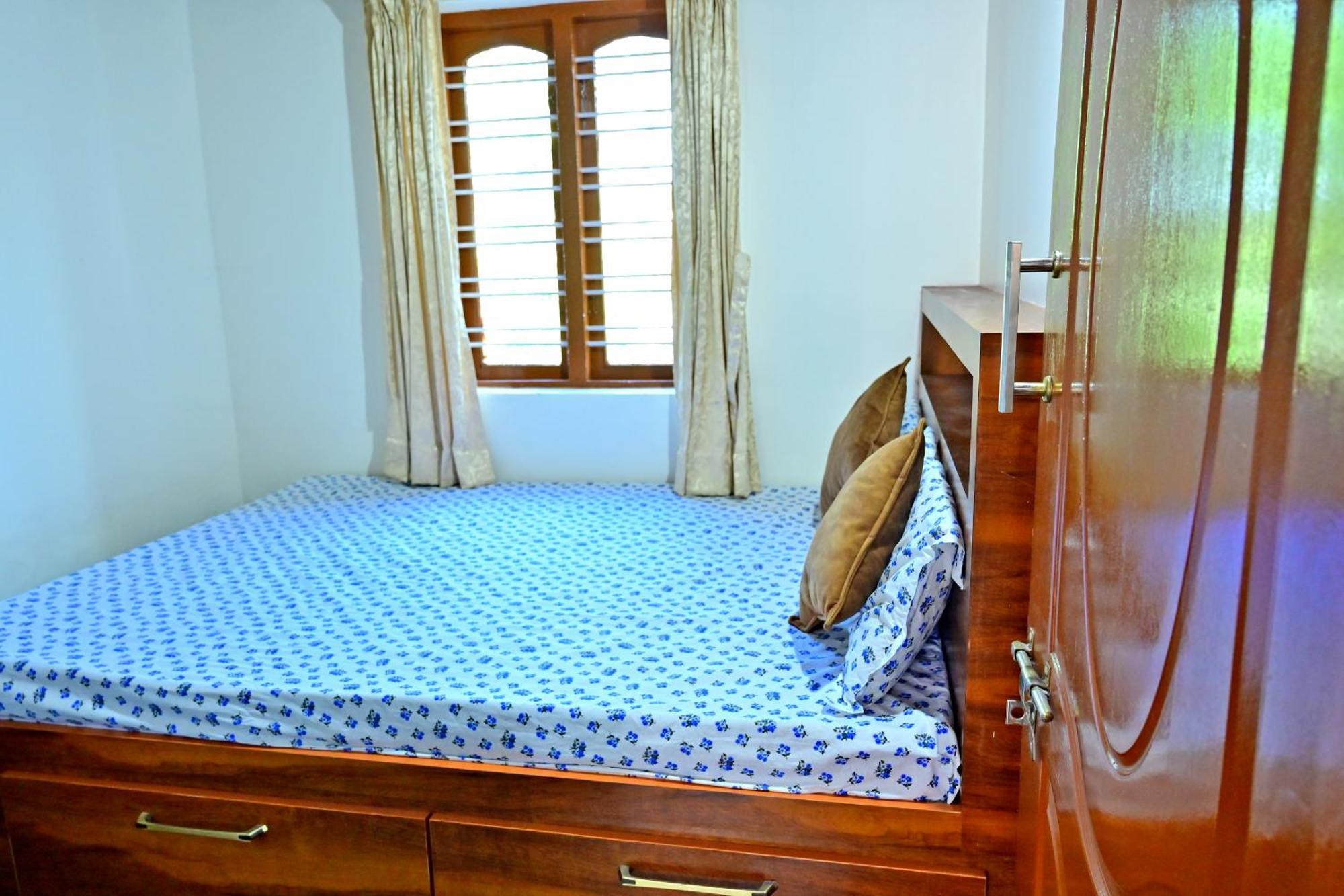 Hulihara Homestay - Full Villa, Coffee Estate & Balcony View 瑟格莱什布尔 外观 照片