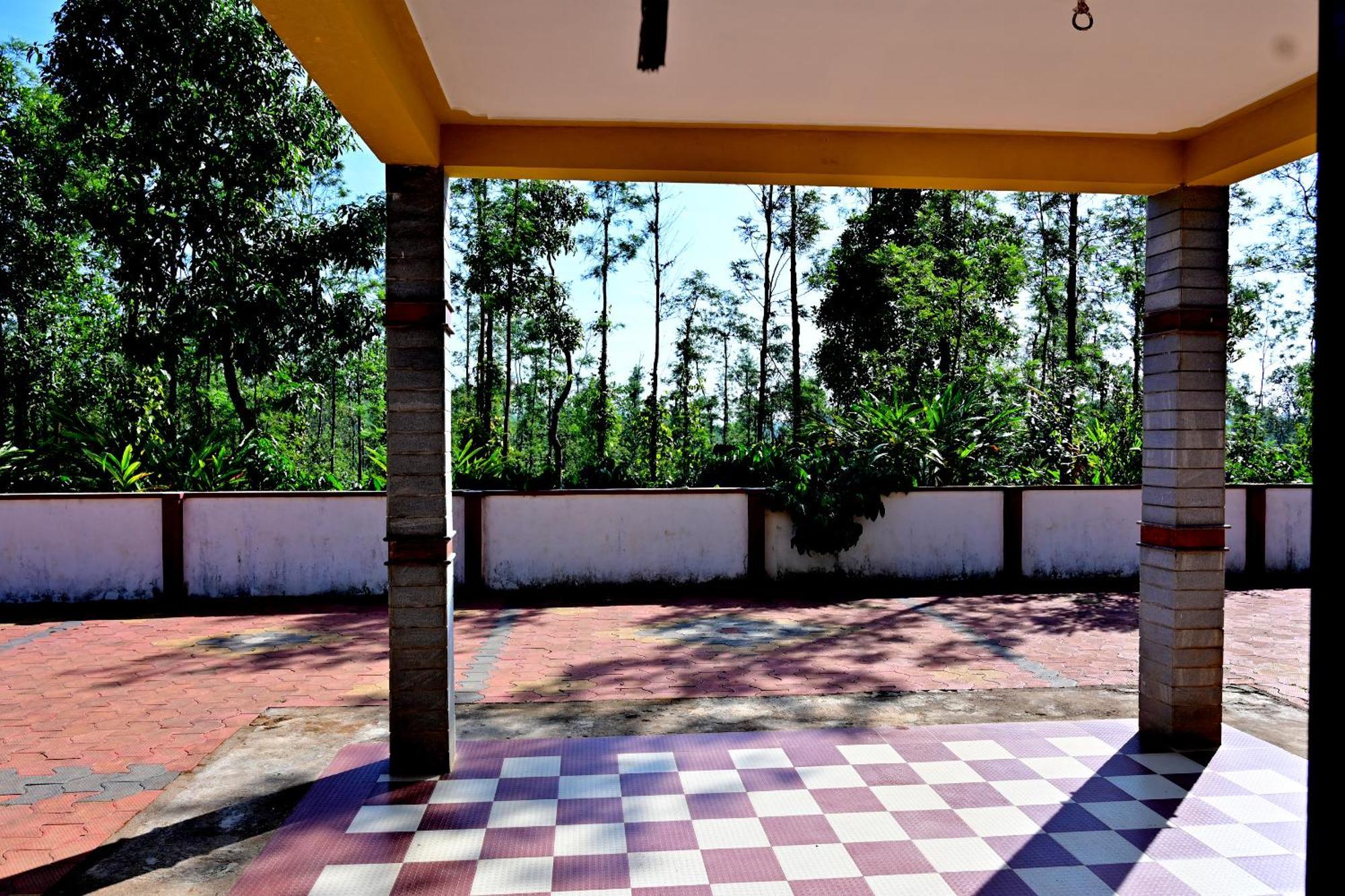 Hulihara Homestay - Full Villa, Coffee Estate & Balcony View 瑟格莱什布尔 外观 照片