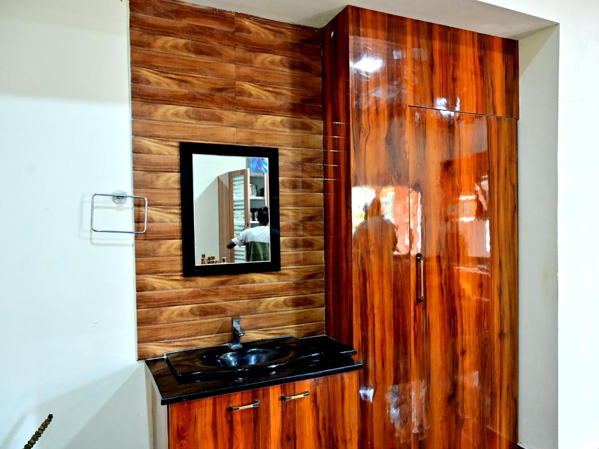 Hulihara Homestay - Full Villa, Coffee Estate & Balcony View 瑟格莱什布尔 外观 照片